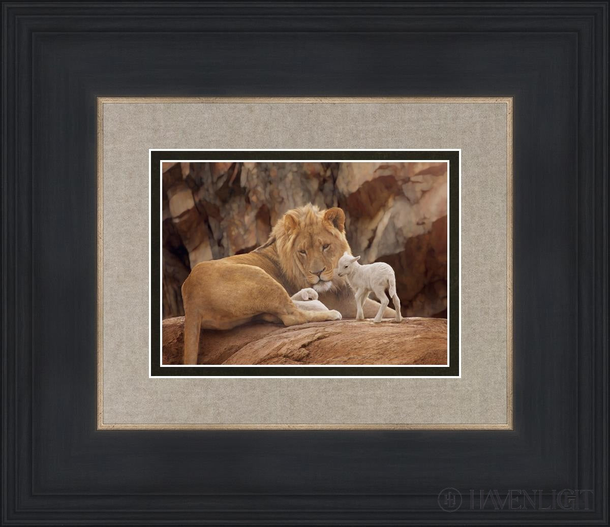 The Lion And Lamb Open Edition Print / 7 X 5 Black 14 3/4 12 Art